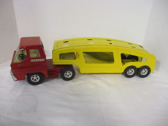 Vintage E-Tructo Metal Tow Truck: 22", some nicks and wear 