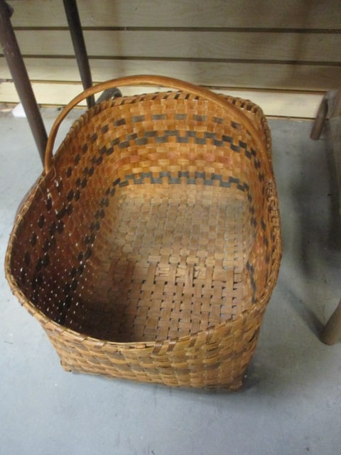 Large Vintage Woven Gathering Basket (1 of 3)