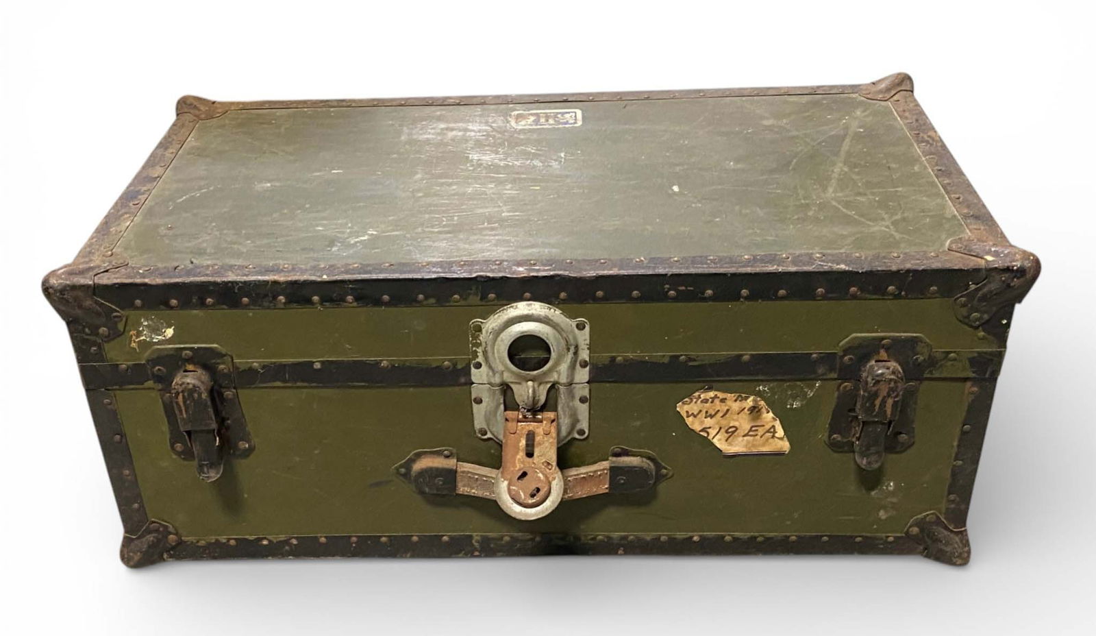 Empty Footlocker *LOCAL PICKUP ONLY*: *LOCAL PICKUP ONLY NO SHIPPING* 