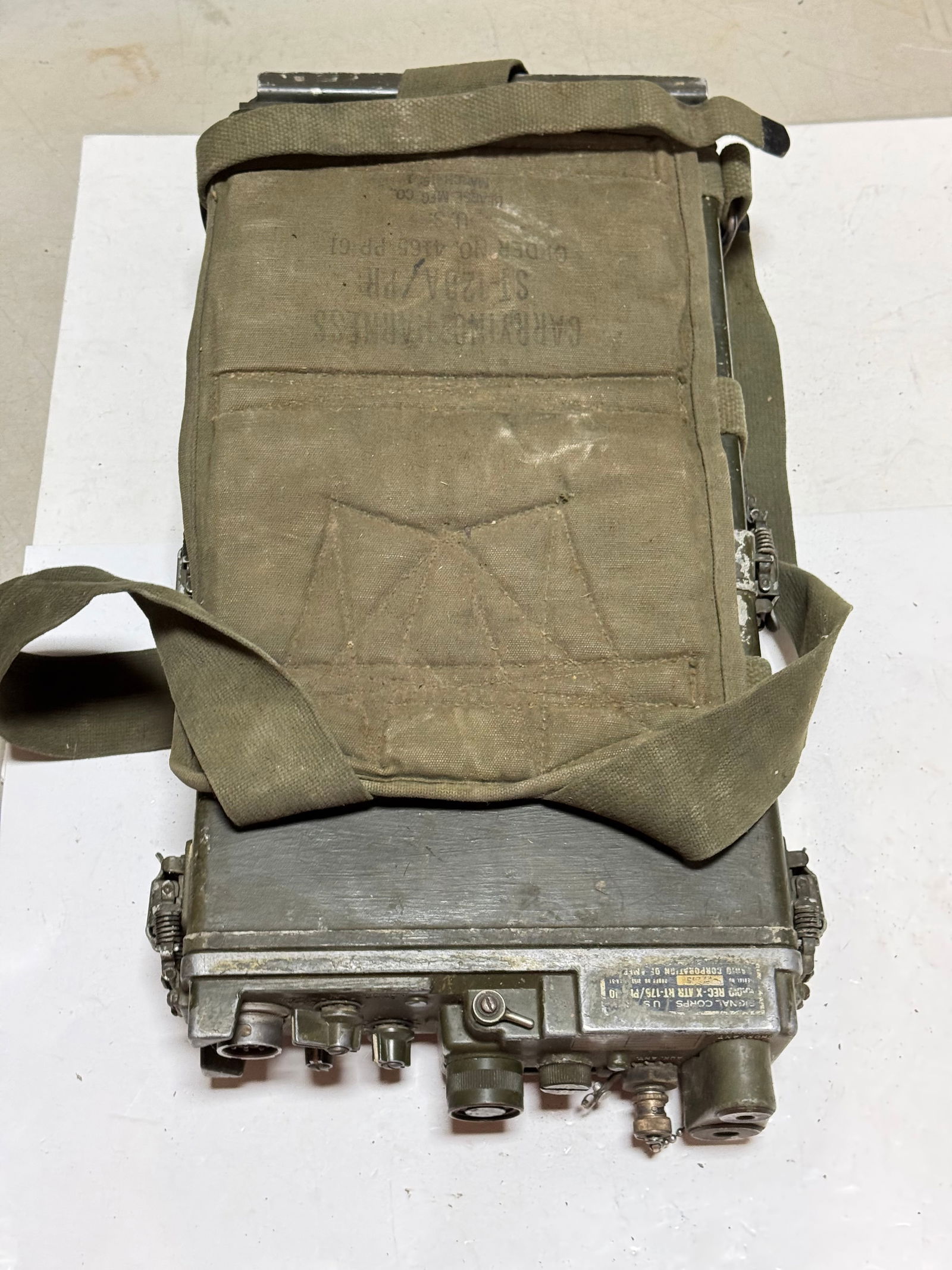US Signal Corps AN/PRC-10 Backpack Radio, (3) Radios, and Antenna - 7
