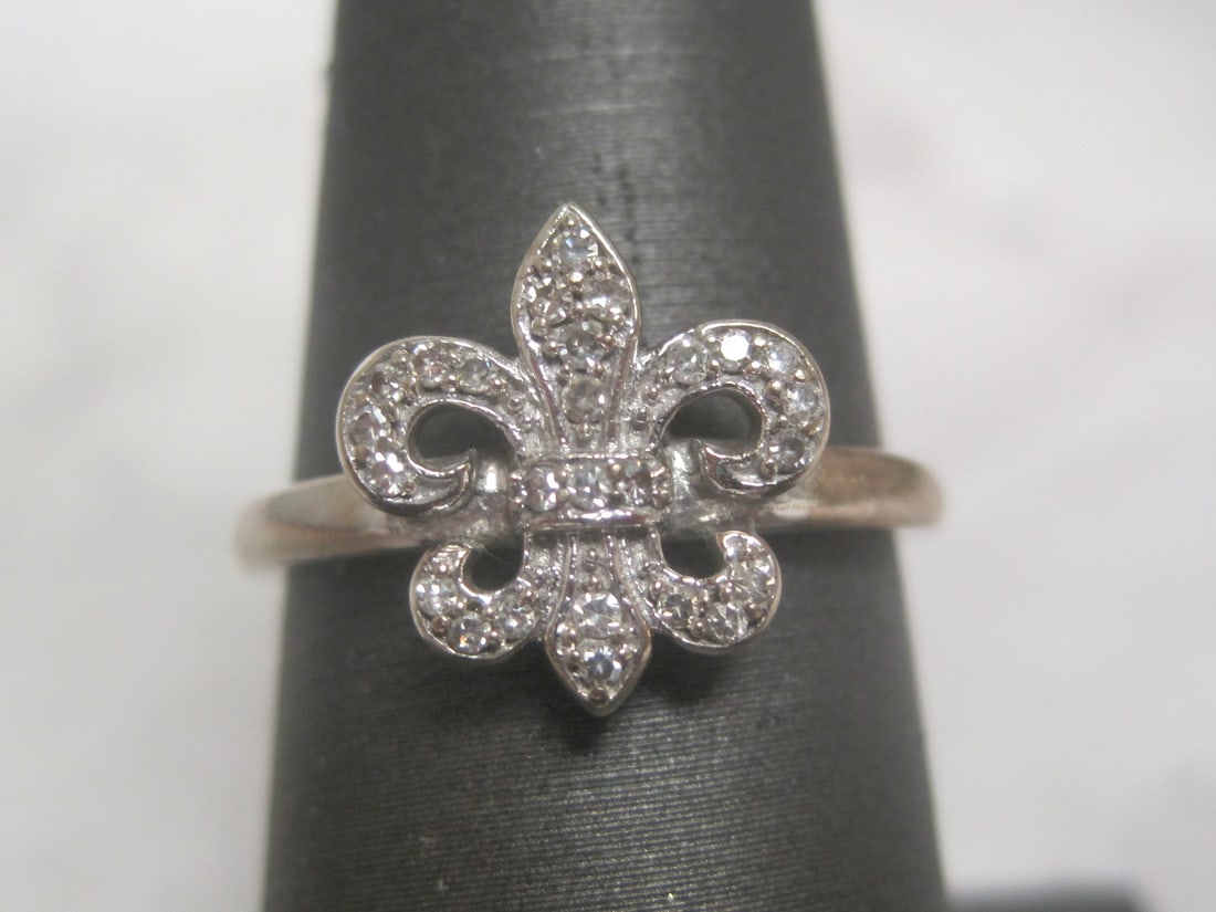 10k White Gold Diamond Fleur-de-lis Ring: Weighs 2.1 grams, Size 7, 24 round diamonds 