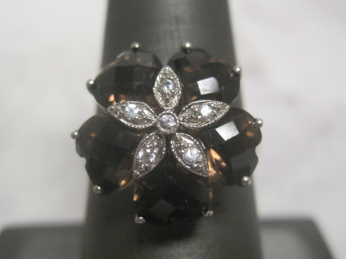 10k White Gold Smokey Quartz & Diamond Ring: Weighs 4.3 grams, Size 8 1/2, Fancy cut gems & 6 round diamonds in white gold 