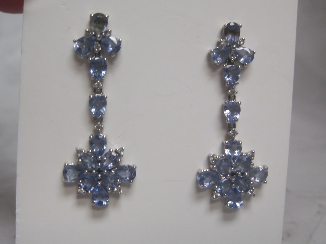 10k White Gold Tanzanite & Diamond Pierced Earrings: Weighs 3.2 grams, 26 pear shape gems & 18 round diamonds in dangling flower style, Has 14k Gold backs 