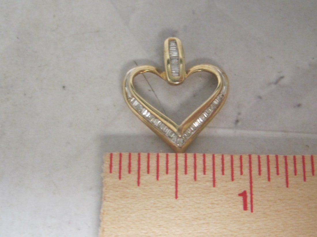 10k Gold Diamond Heart Pendant - 3