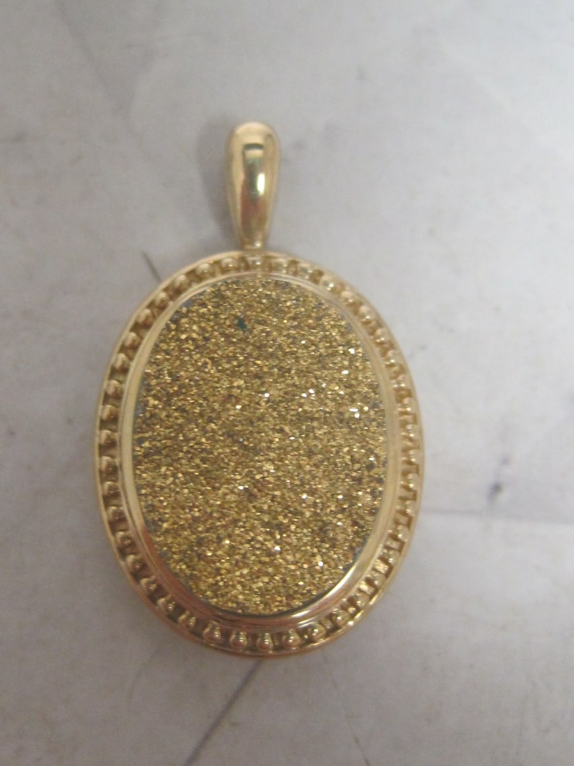 10k Gold Druzy Pendant: Weighs 4.4 grams 