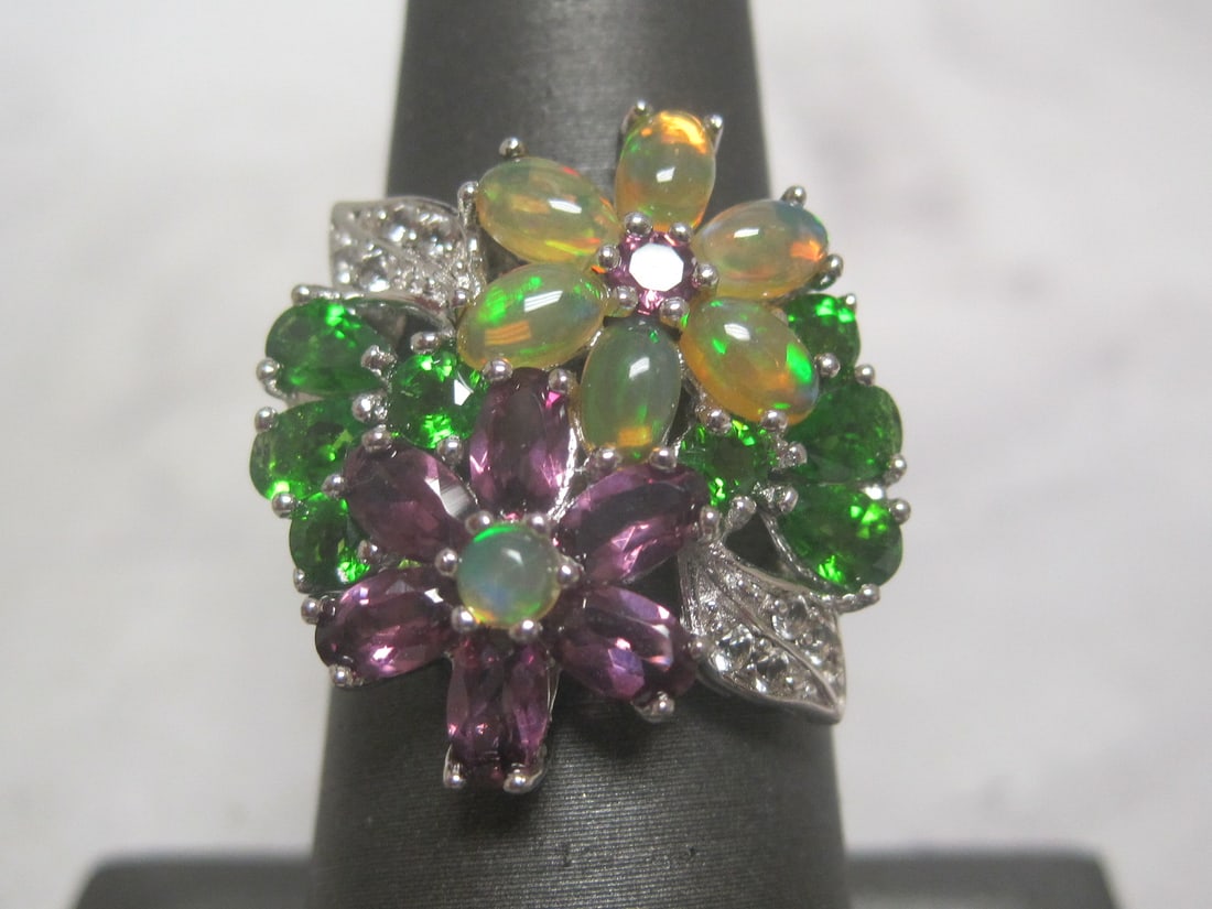 Stunning Sterling Silver Multi-Gemstone Ring: Weighs 5.9 grams, Size 7, Ovals, amethyst & green tourmalines in floral style, Signed