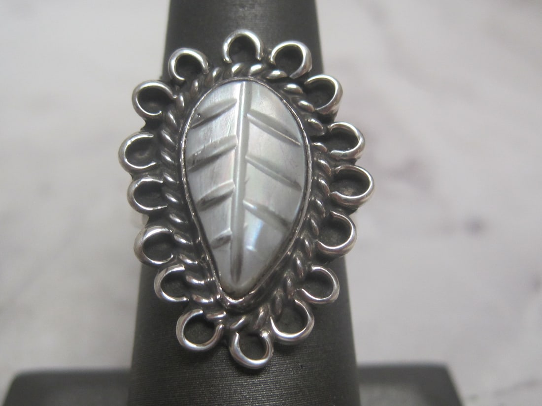 Sterling Silver Navajo Carved Abalone Ring: Weighs 5.5 grams, Size 7, Leaf style 
