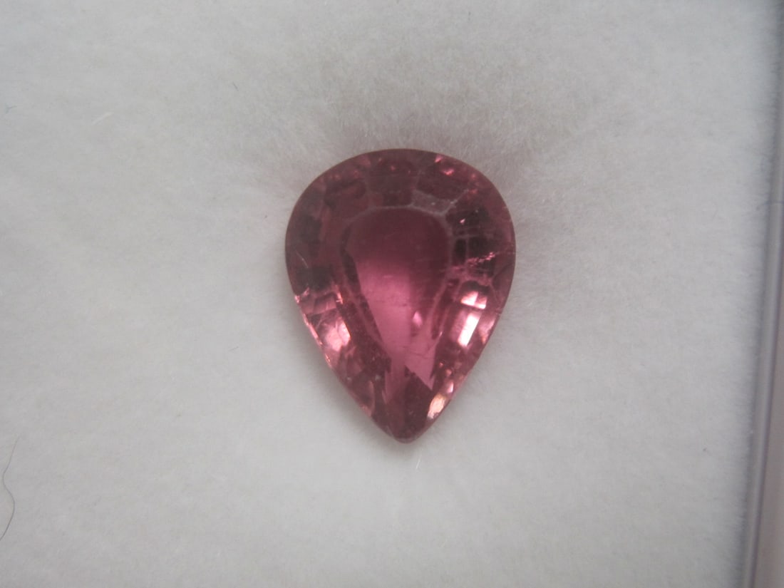 Pink Tourmaline Gemstone: 4.9 carats, 11.8x9.2mm, pear shape 