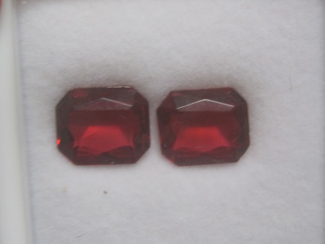 Golden Citrine Gemstone: 7.7 carats, 14x12mm, oval 