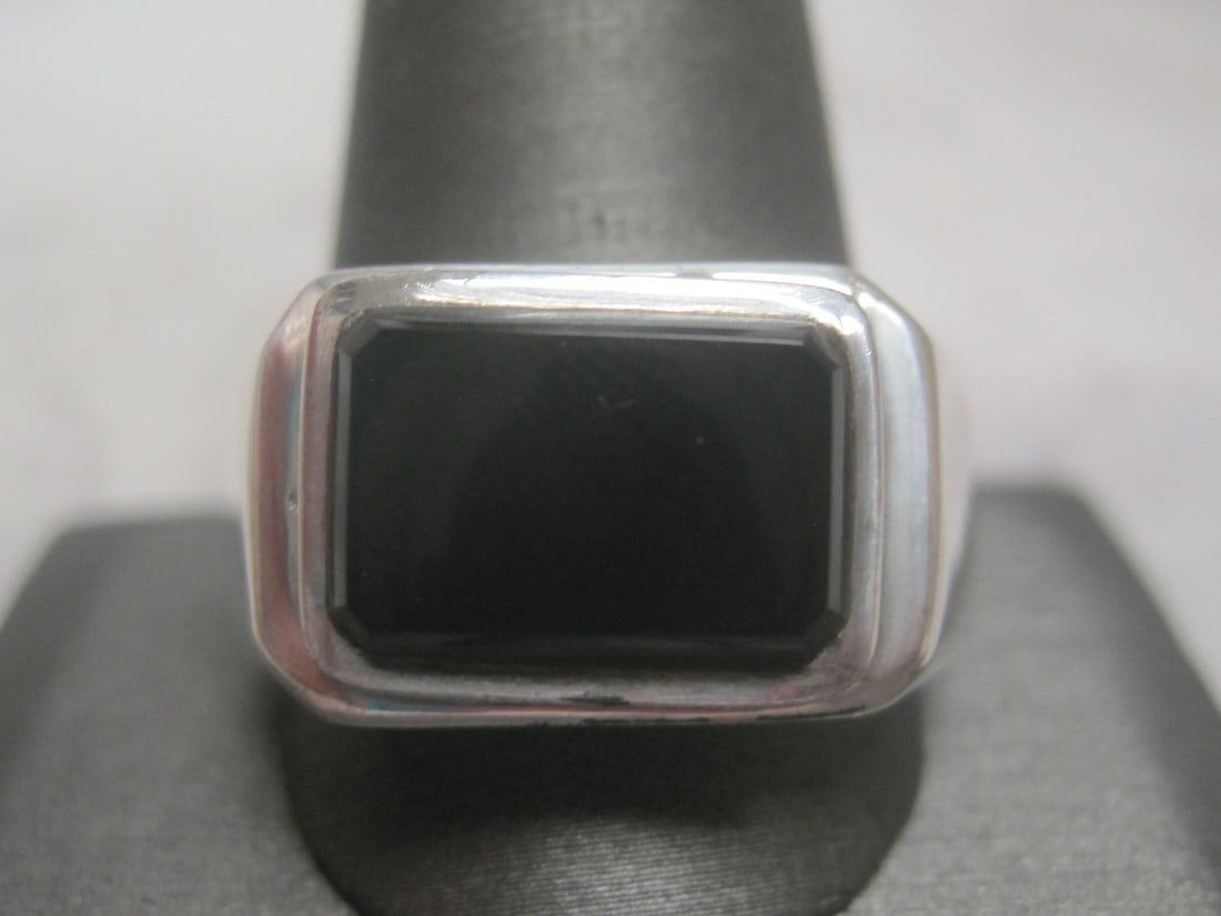 Sterling Silver Men's Black Onyx Ring: Weighs 10.1 grams, Size 13 1/2, rectangular stone, heavy setting 