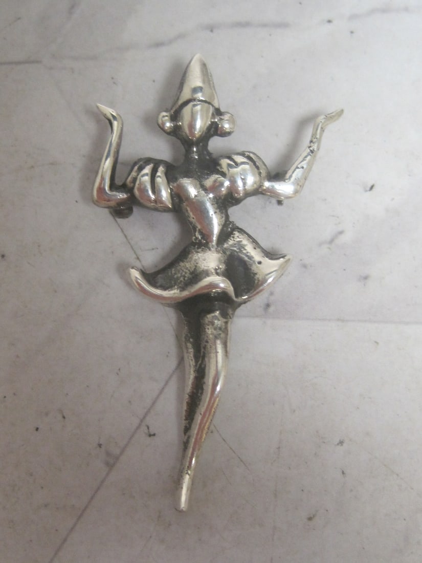 Sterling Silver Art Deco Dancer Figural Pin: Weighs 10 grams 
