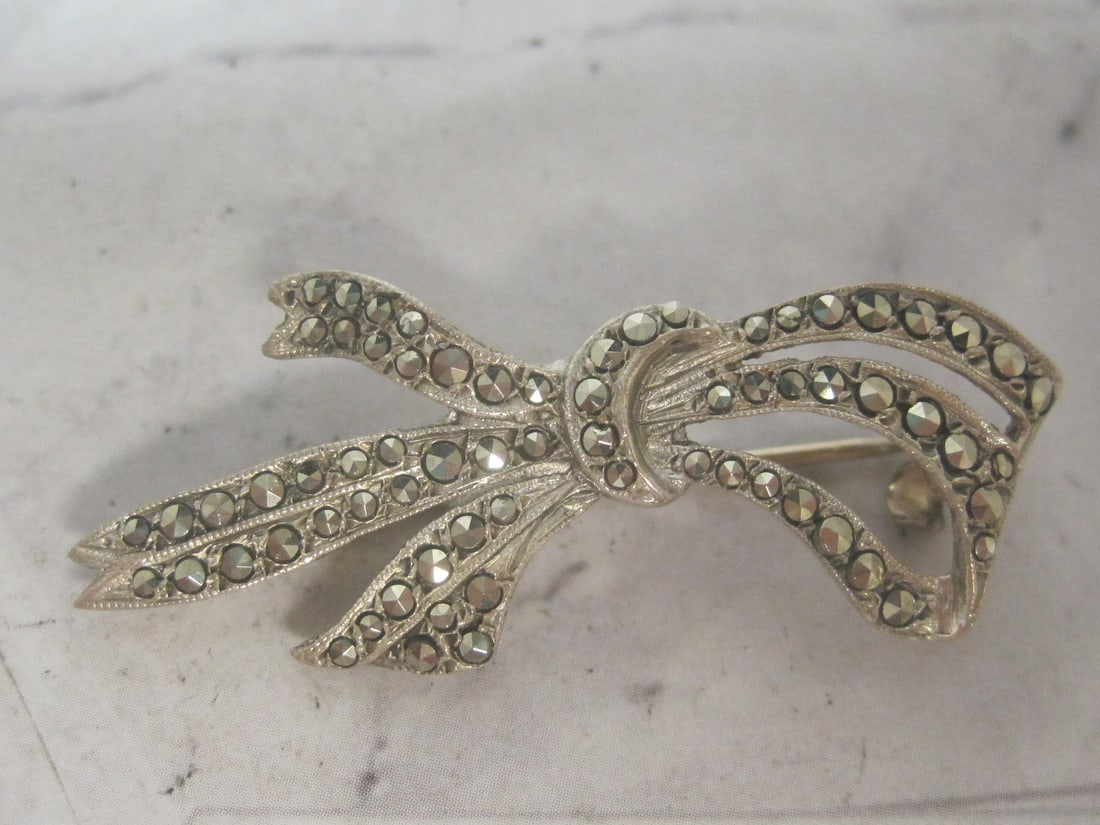 Sterling Silver Bow Pin with Marcasites: Weighs 6.2 grams, Art deco style 