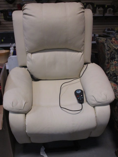 Lift Chair Recliner w/Remote: Lifts & Reclines (Heat & Massage not working-loose wire in back) Please preview (Some Peeling in Material) 