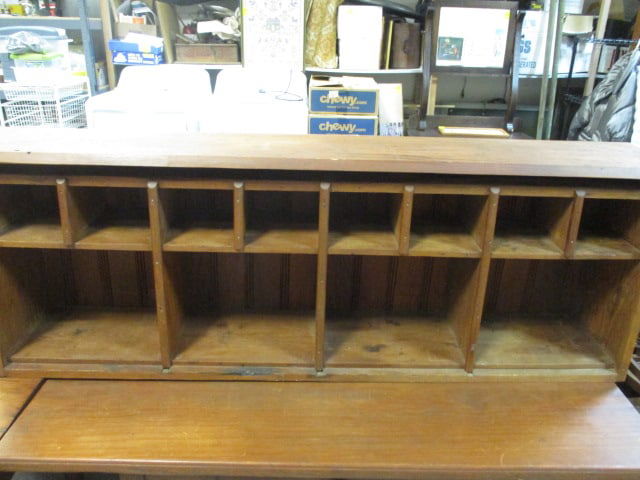 Desk Top Hutch/Cubby: 52 x 9 x 18 