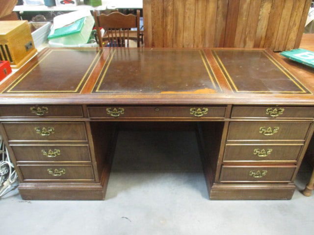 Sligh Executive Desk w/Leather Top (7 Drawers): 30 x 35 x 72 (Middle Section has some wear on the front top) See all pictures 