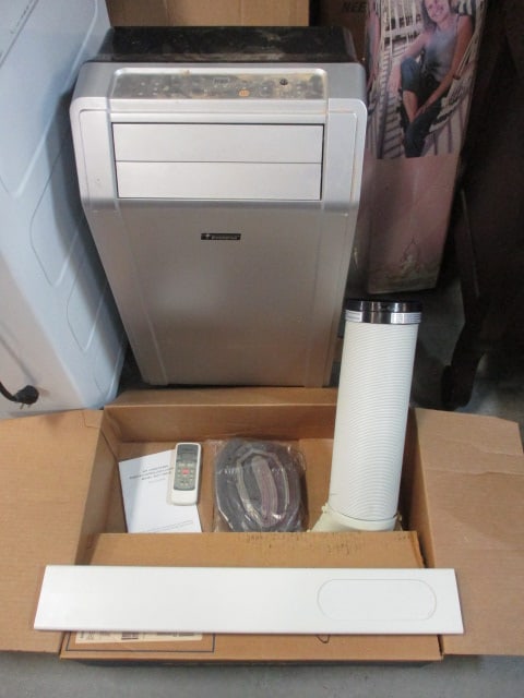 Everstar Portable Air Conditioner Unit w/Accessories: . 