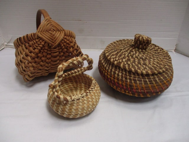 Pine Needle Basket w/Lid, Sweetgrass Basket & Small Buttocks Basket (1 of 16)