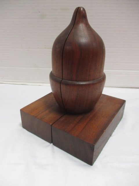 Wood Acorn (PR) Bookends - 2