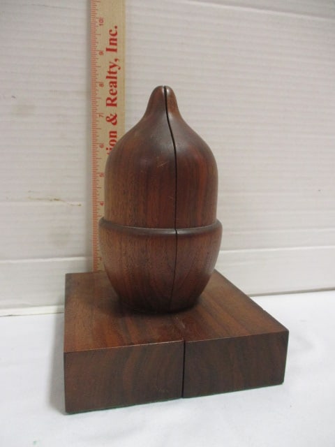 Wood Acorn (PR) Bookends - 8