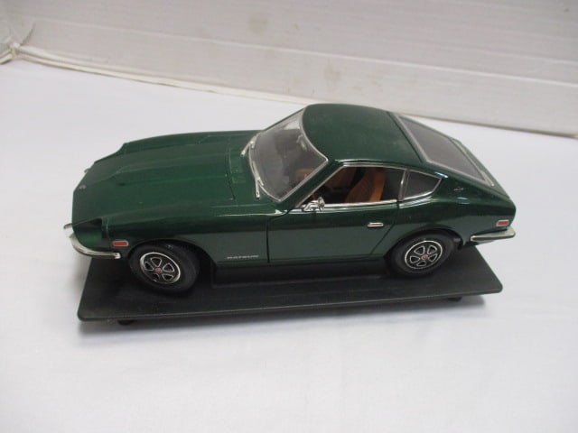 Green Datsun 240Z Die Cast Car on Stand - 2
