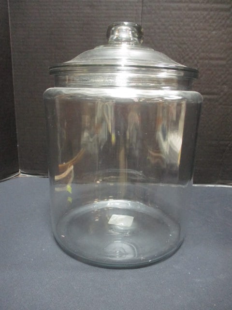 Clear Glass Candy/Cookie/Storage Jar w/Lid (1 of 9)