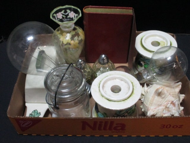 Vintage Kitchenwares Grouping: See all pictures 