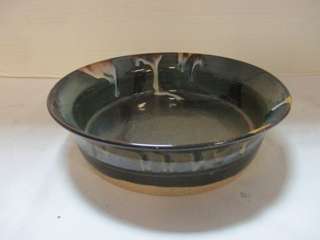 Pottery Bowl: 9" Diam x 3" Deep (has a chip on outside rim)
