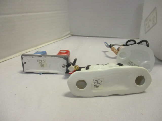 Dept. 56 Mark Twain, Santa Comes to Town (2) - 10