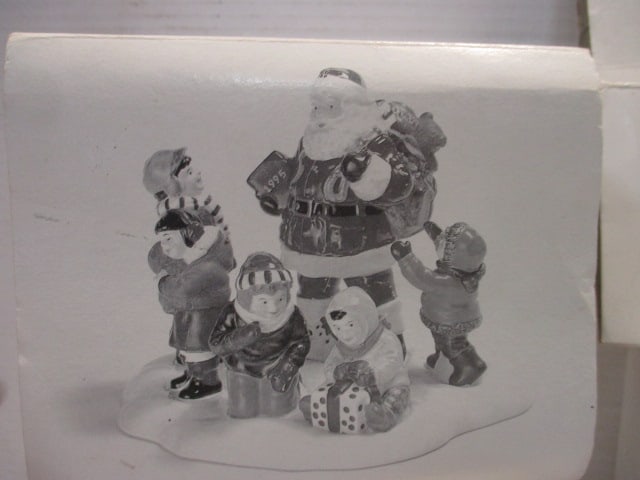 Dept. 56 Mark Twain, Santa Comes to Town (2) - 5