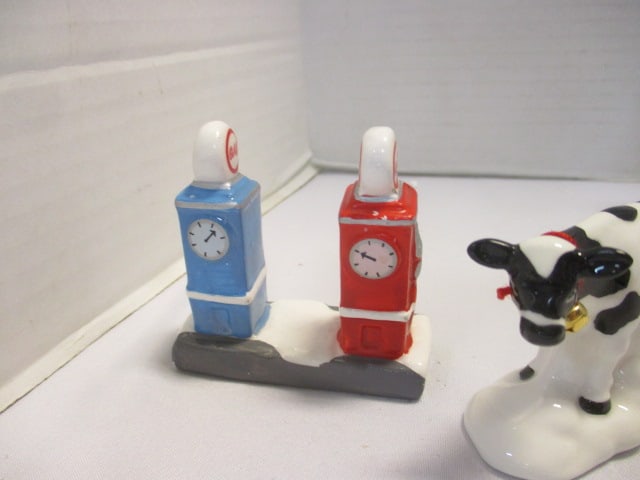 Dept. 56 Mark Twain, Santa Comes to Town (2) - 9