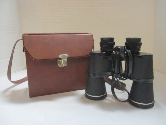 Selsi Lightweight 10 x 50 Binoculars in Case: . 