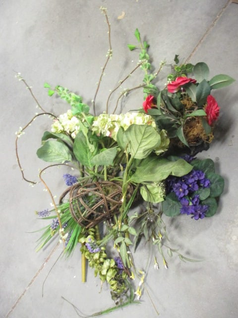 Hydrangea Faux Floral Stems & 3 Small Floral Arrangements: . 