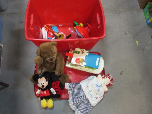 Children's Toys Grouping-Fisher Price, Stuffed Animals,: Spinning Tops, etc. (see all pictures)