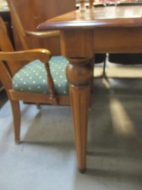 Ethan Allen 'Country Crossings'Table w/8 Chairs & 2 Leafs - 12