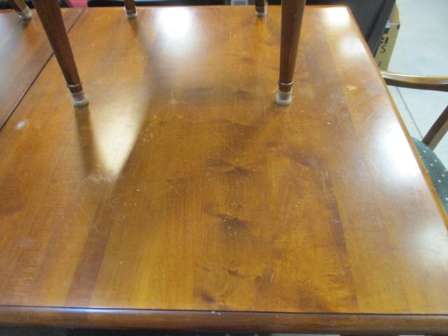 Ethan Allen 'Country Crossings'Table w/8 Chairs & 2 Leafs - 2