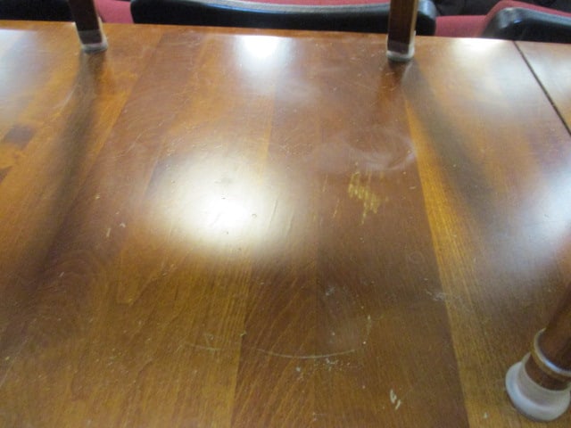 Ethan Allen 'Country Crossings'Table w/8 Chairs & 2 Leafs - 4