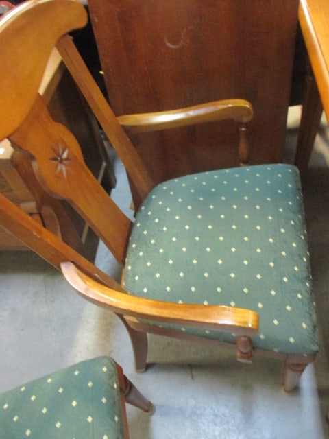 Ethan Allen 'Country Crossings'Table w/8 Chairs & 2 Leafs - 8