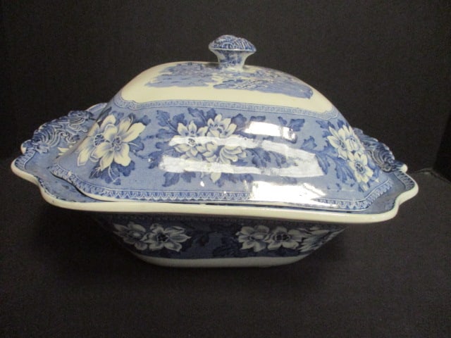 Antique Victorian Blue and White Transferware Covered Tureen (1 of 7)