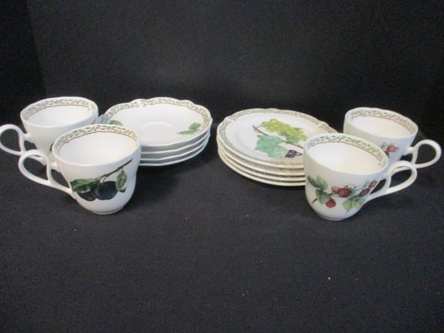 12 Pieces of Noritake "Royal Orchard" China - made in Japan (1 of 11)
