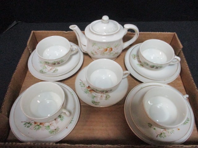 Vintage Japanese Porcelain Miniature Tea Set (1 of 5)