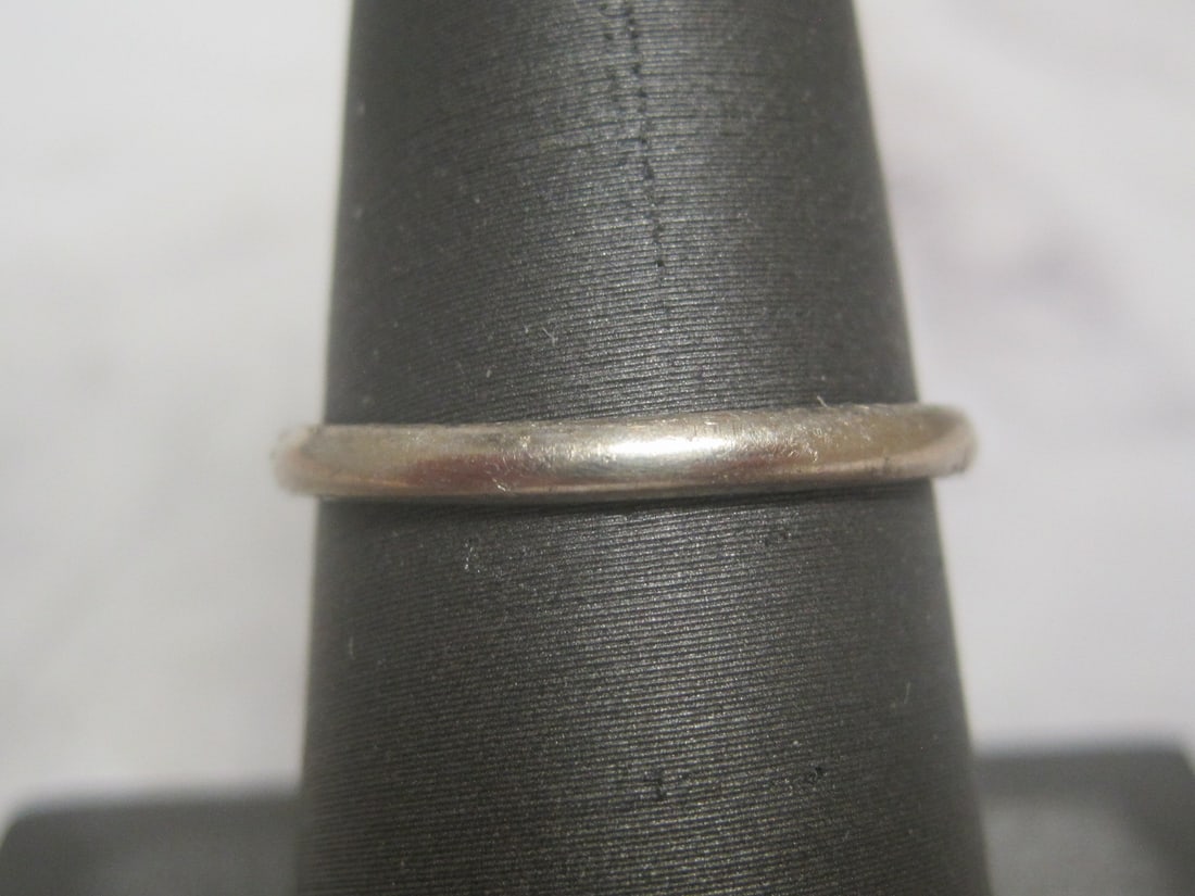 14k White Gold Band Ring (1 of 2)