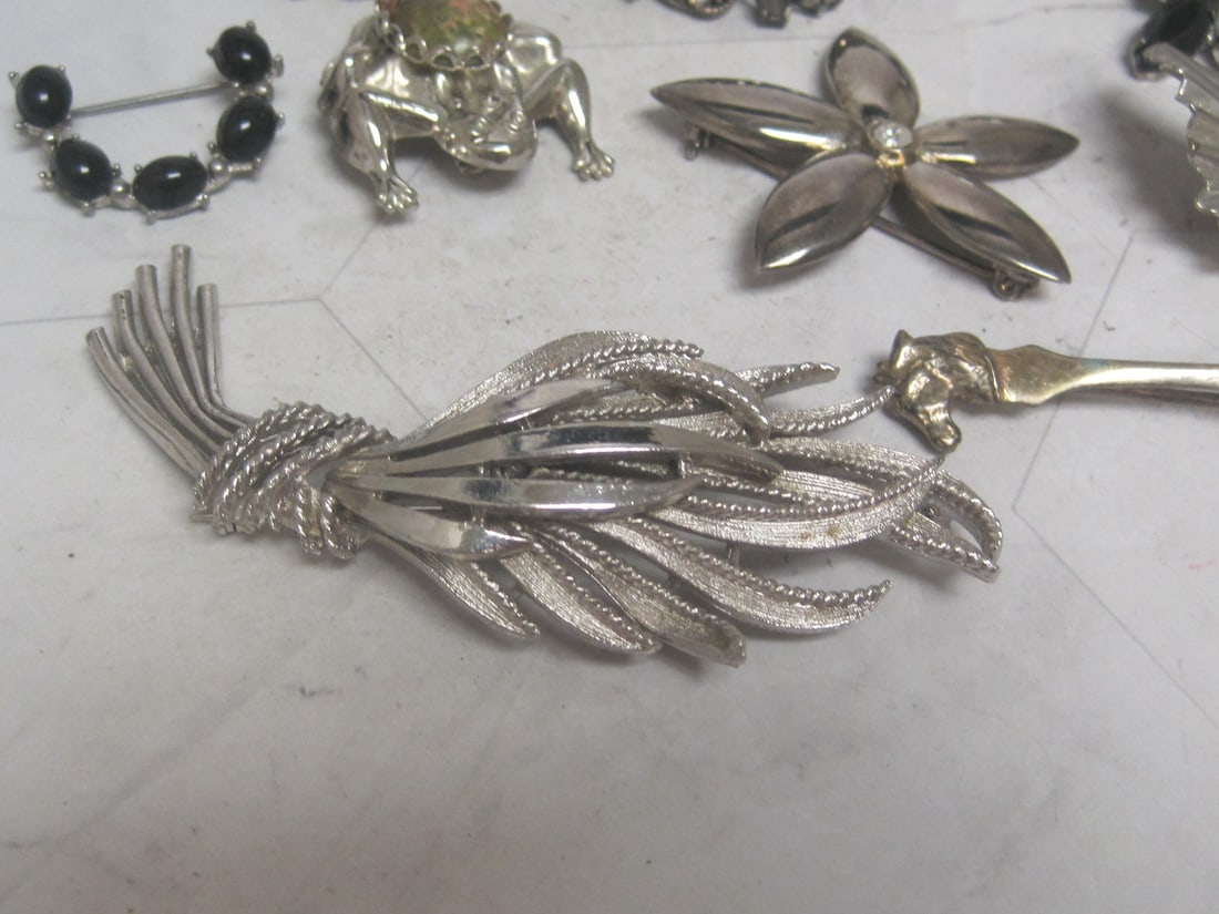 Lot of 14 Silvertone Brooches - 5
