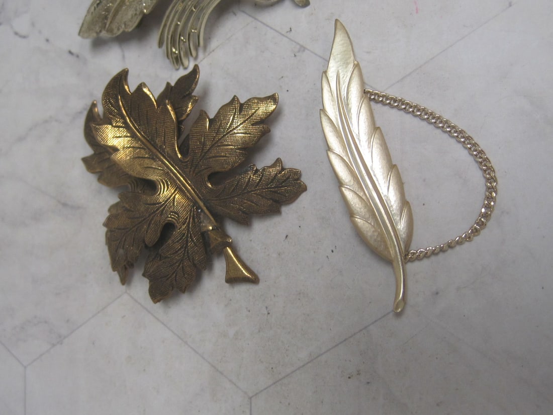 Lot of 6 Leaf Brooches - 2