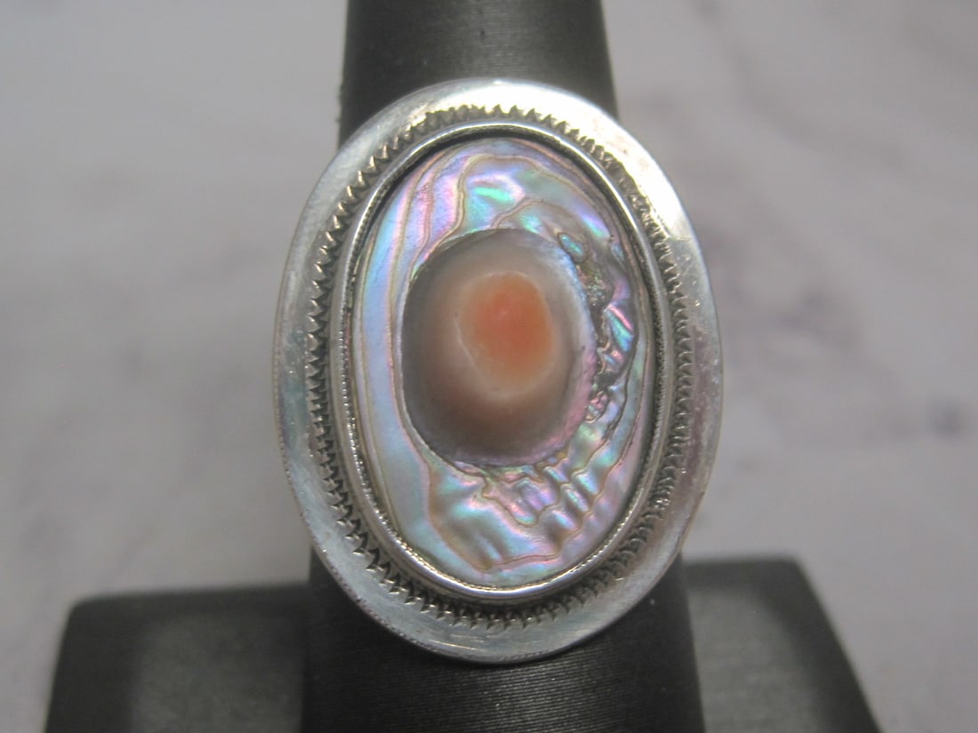 Sterling Silver Vintage Blister Paua Abalone Shell Ring: Weighs 10.6 grams, Size 8 