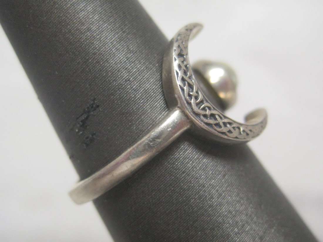 Sterling Silver Moonstone & Crescent Moon Ring - 3
