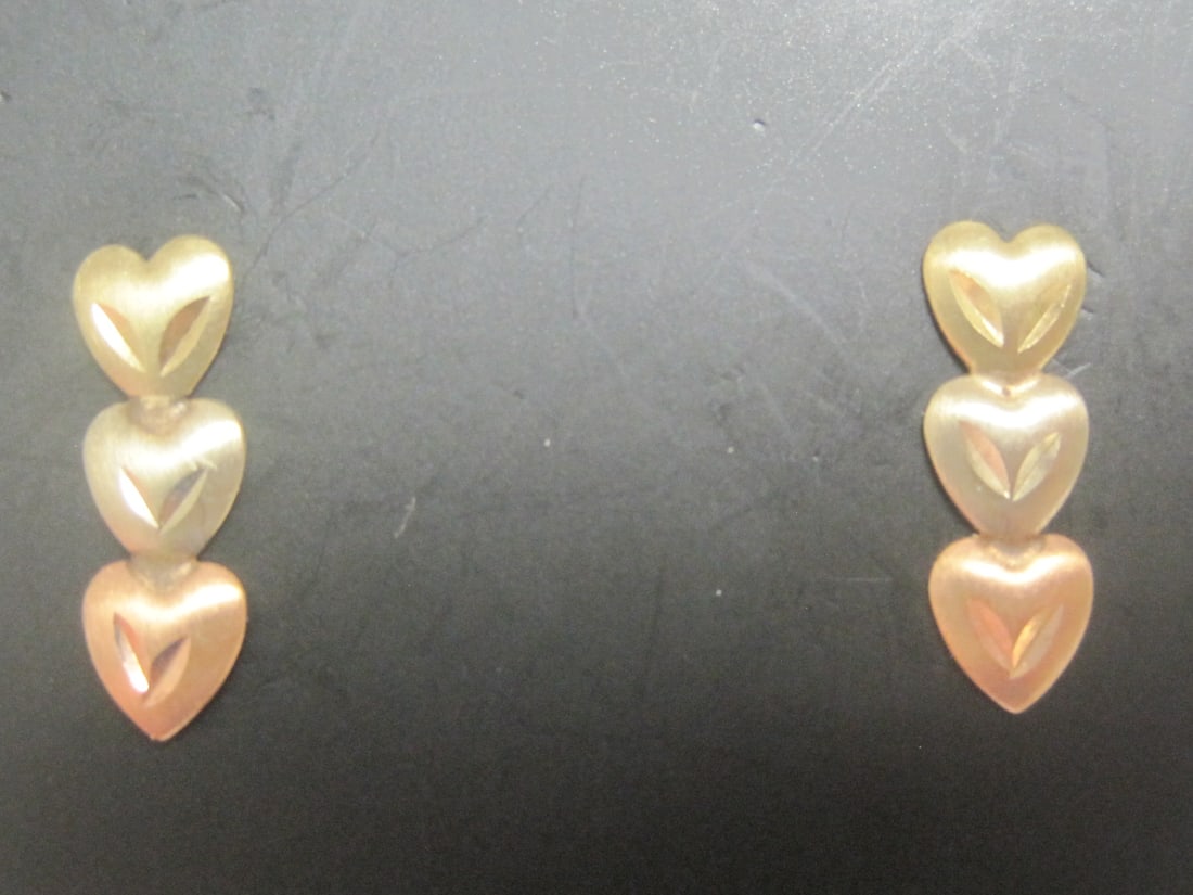 14k Gold Tricolor Heart Pierced Earrings: Weighs 0.5 gram 