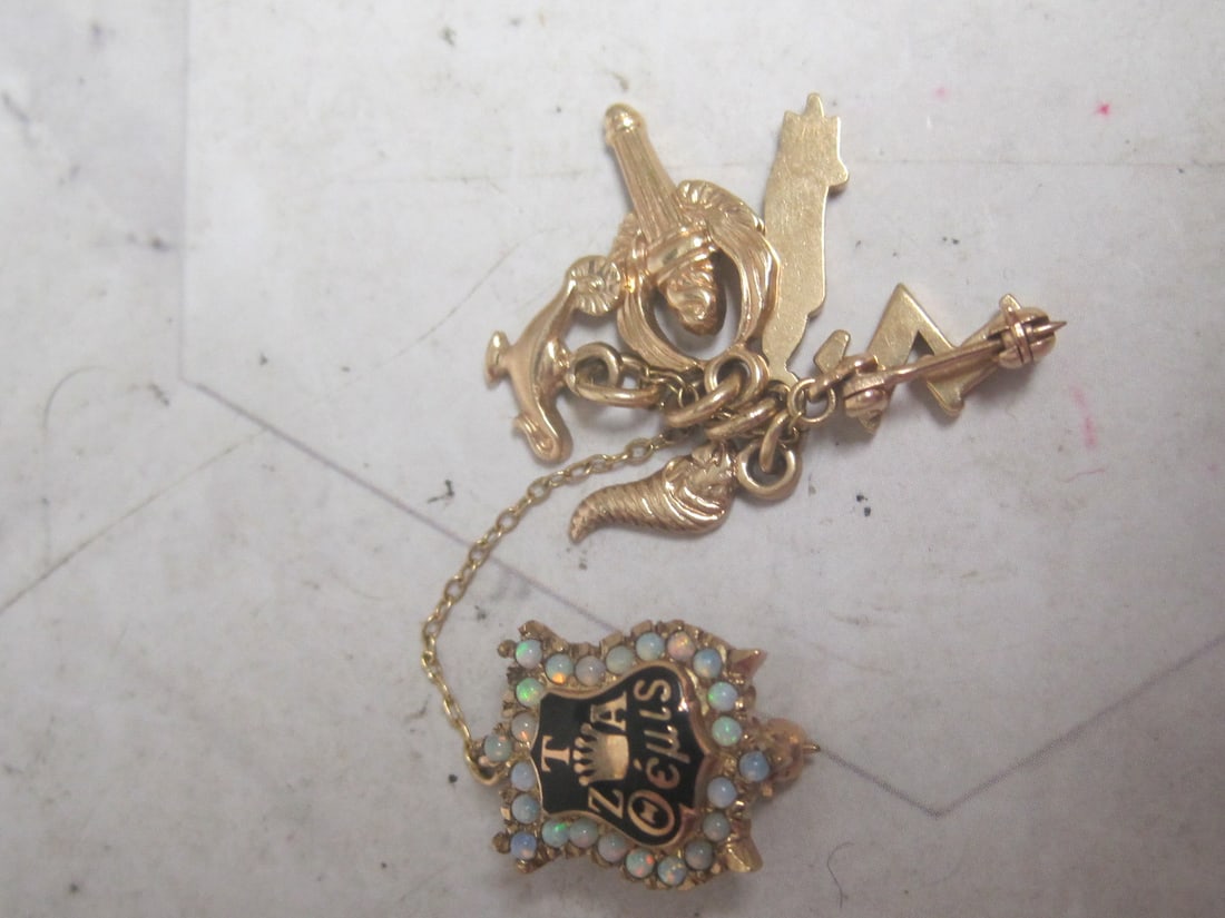 10k Gold Sorority Member Badge: Weighs 5.5 grams 