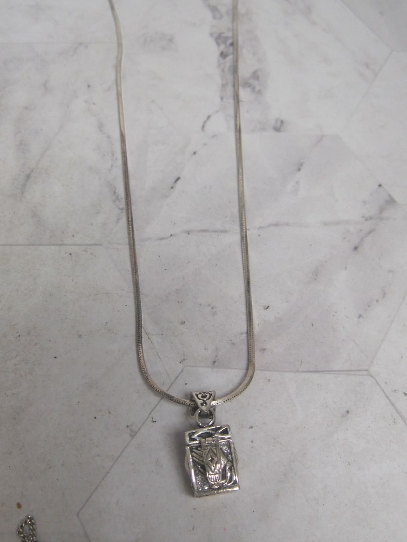 20" Sterling Silver Chain with Prayer Box Pendant: Weighs 15 grams 