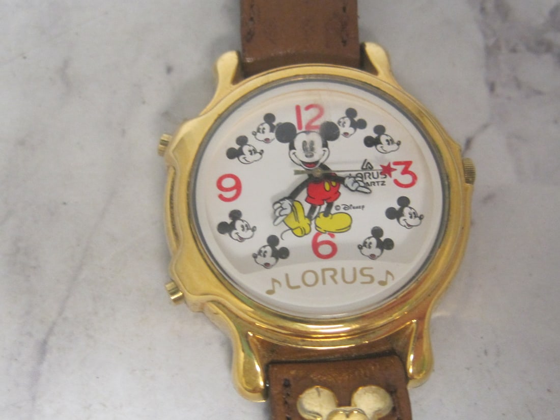 Vintage Lorus Mickey Mouse Watch - 2