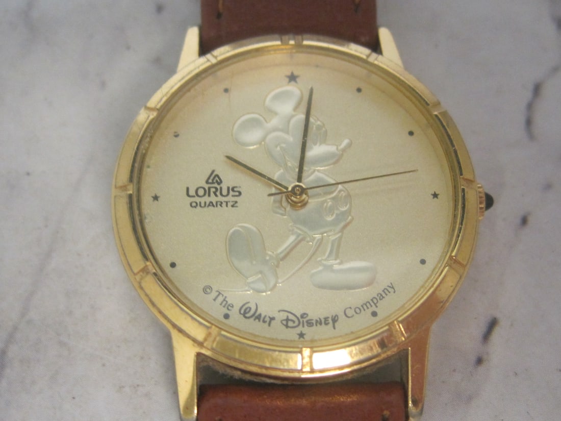 Vintage Lorus Mickey Mouse Watch - 2